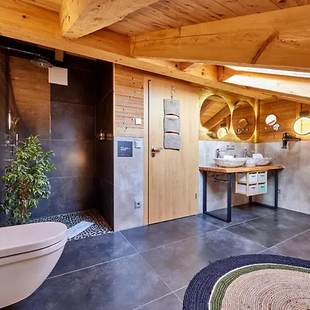Alpi Apartment *