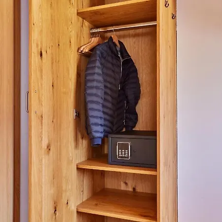 Alpi Apartment *
